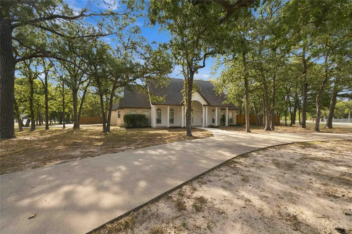 105 Pine Point Cv, Elgin, TX 78621 - #1