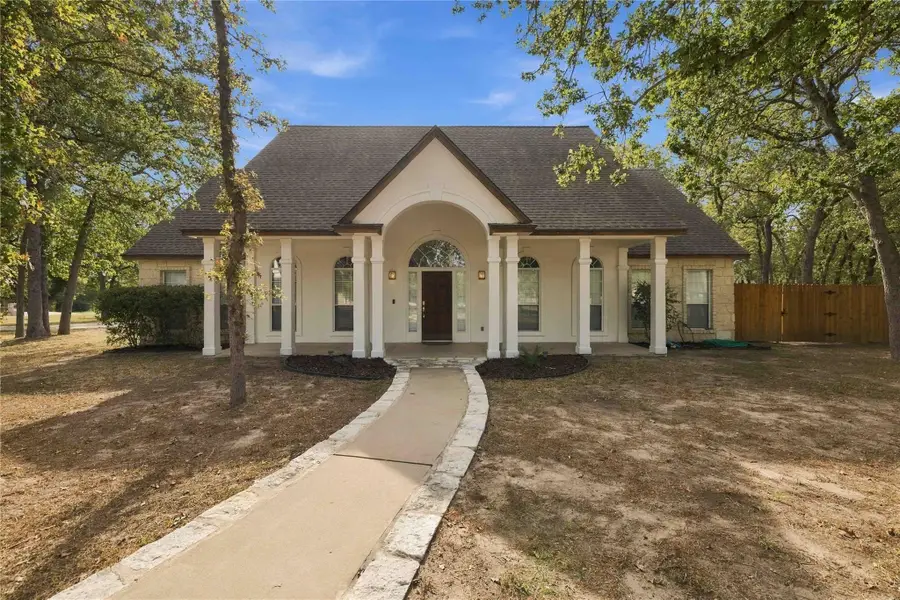 105 Pine Point Cv, Elgin, TX 78621 - #2