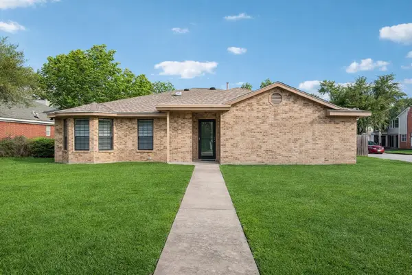 1800 Cedarlawn St, Taylor, TX 76574