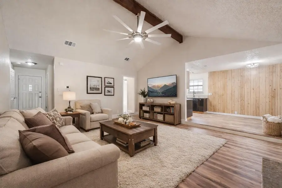 1800 Cedarlawn St, Taylor, TX 76574 - #3