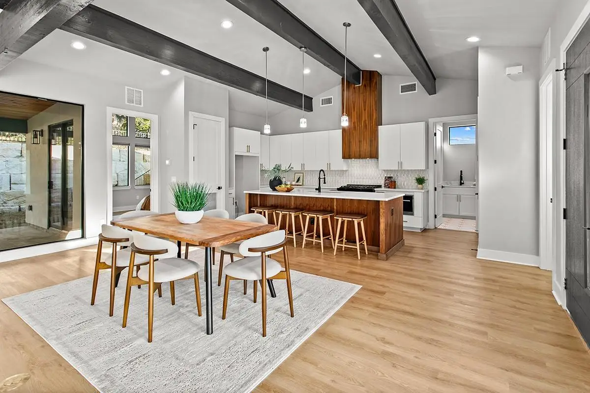 202 Evelyn Ct, Dripping Springs, TX 78620 - Image #1