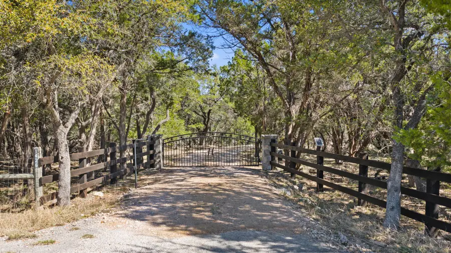 1426 Shelton Ranch Rd, Dripping Springs, TX 78620 - #2