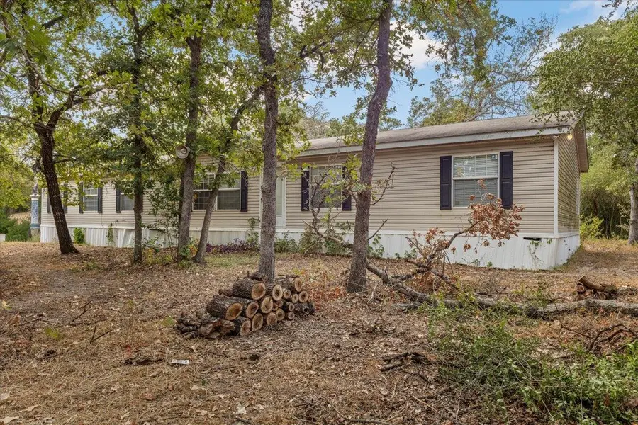 120 Twin Oaks Rd, Elgin, TX 78621 - Image #2