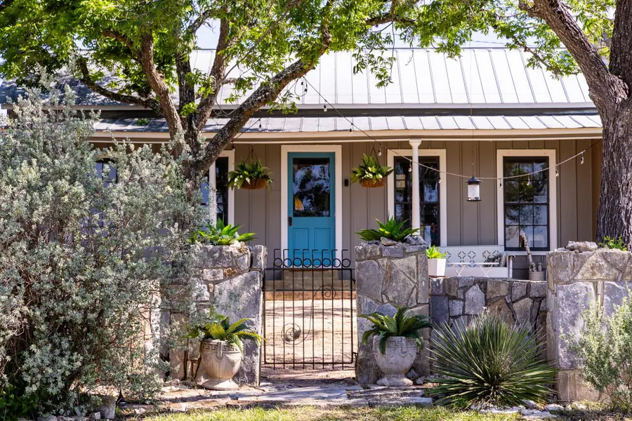 684 Stoneleigh Rd, Center Point, TX 78010 - #3
