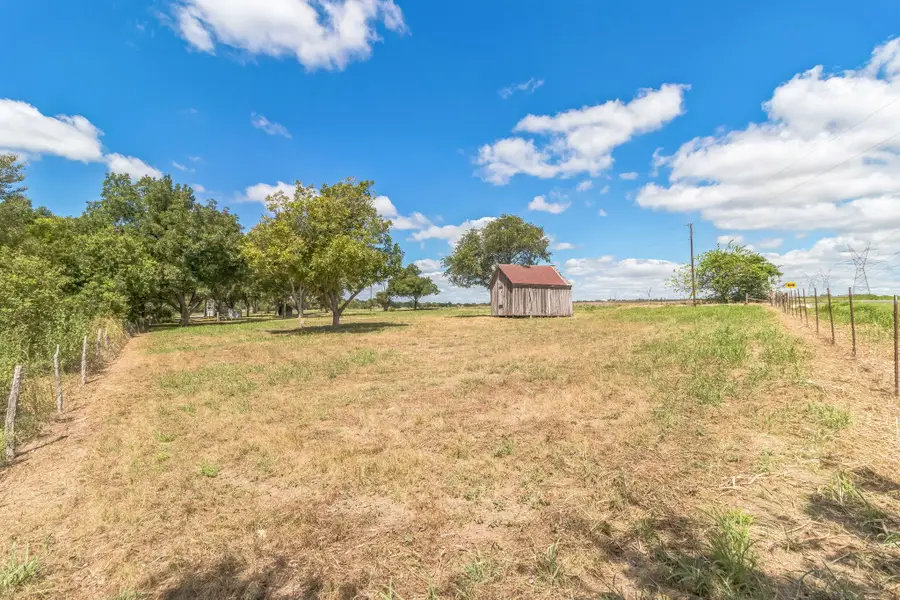 1900 County Road 330, Granger, TX 76530 - Image #2