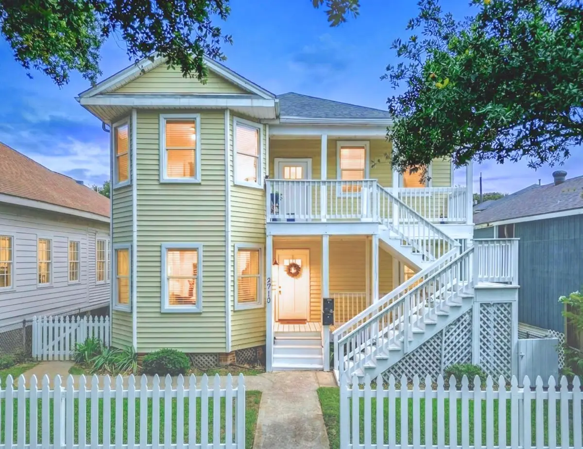 2710 Avenue P 1/2, Galveston, TX 77550 - #1