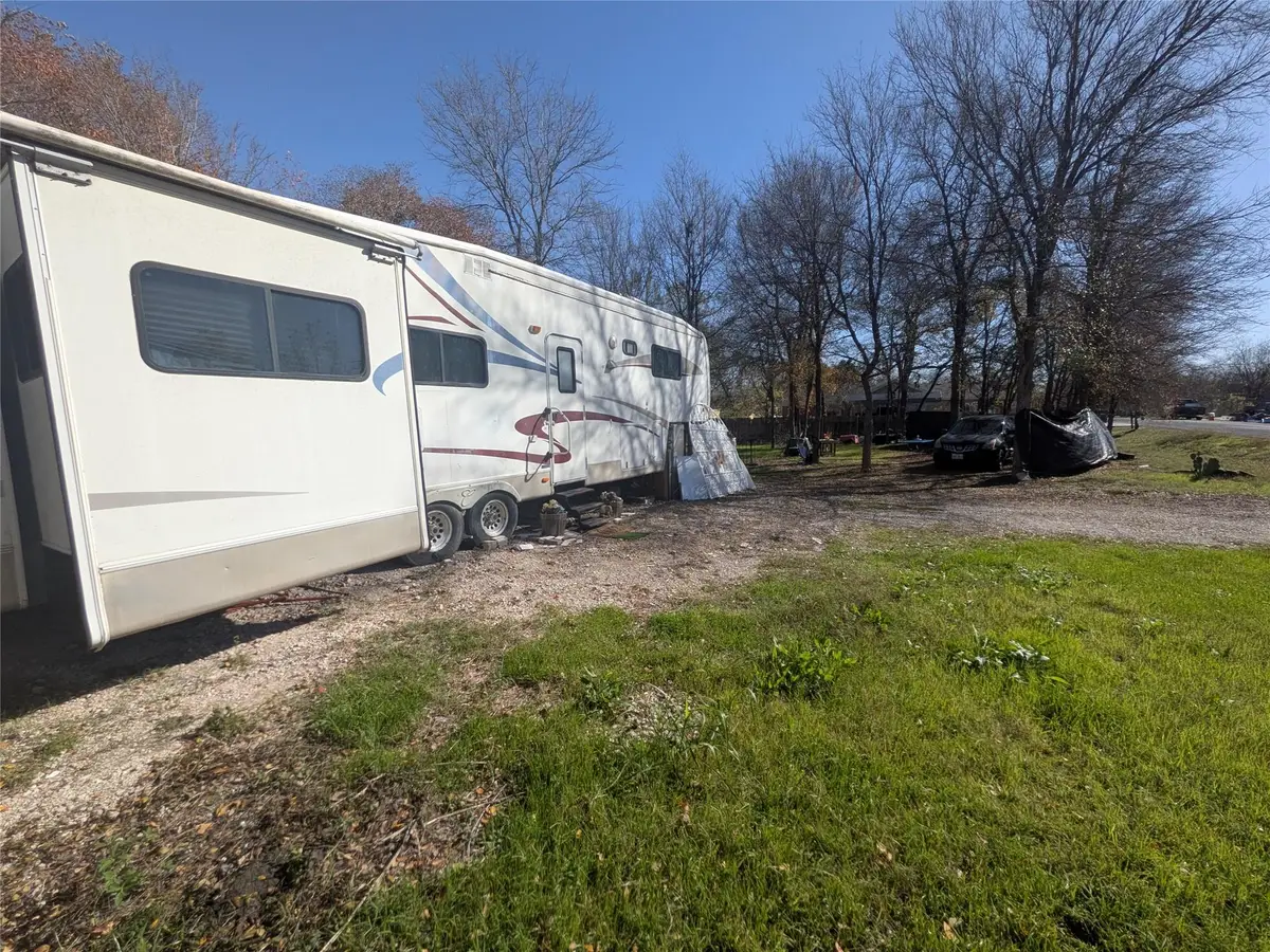 14800 Vevey Dr, Del Valle, TX 78617 - Image #1