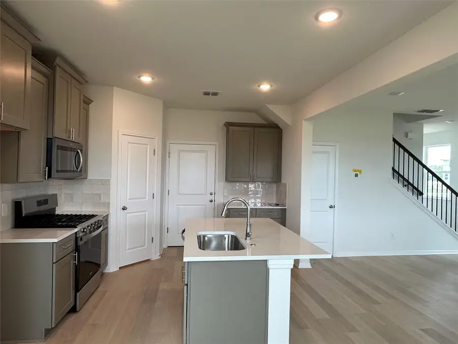 185 Young St, Buda, TX 78610 - #3