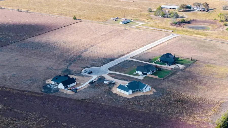 103 Country View Ln, Schulenburg, TX 78956 - Image #2