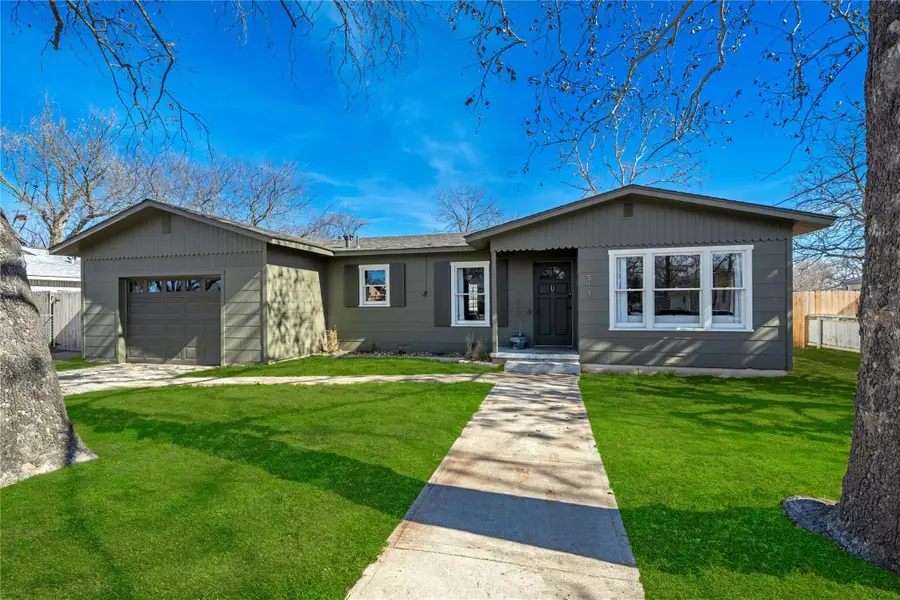 511 Olive St, Fredericksburg, TX 78624 - #2