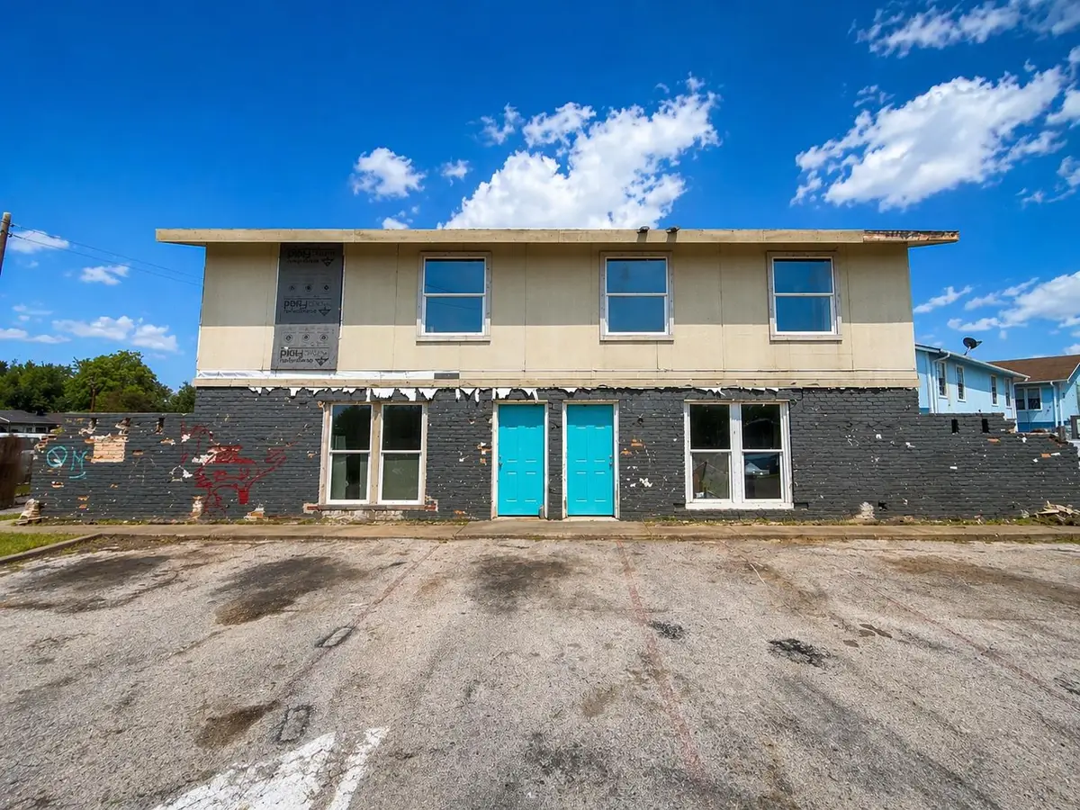 8605 Fireside Dr, Austin, TX 78757 - #1