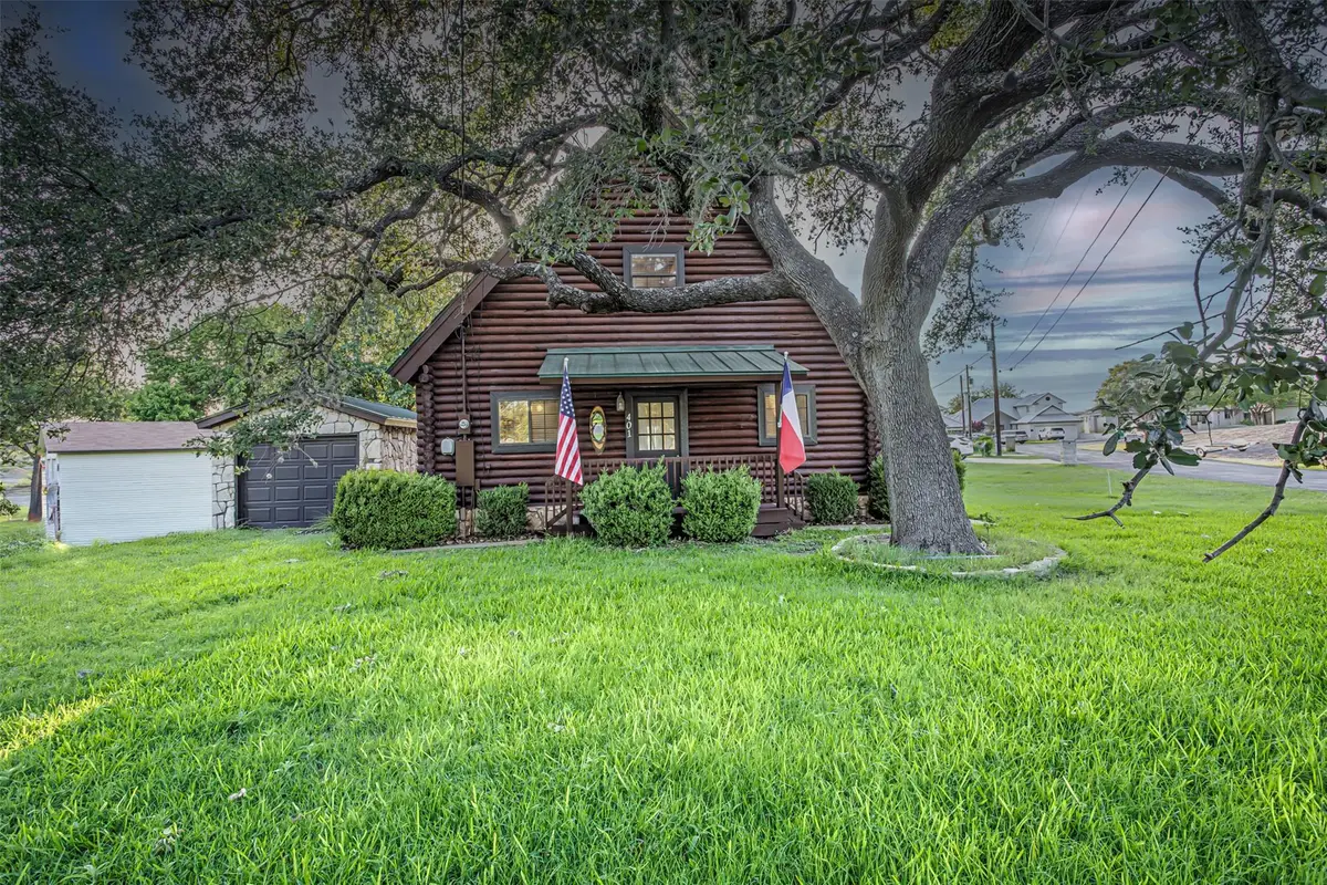 401 Lake Point Dr, Horseshoe Bay, TX 78657 - Image #1