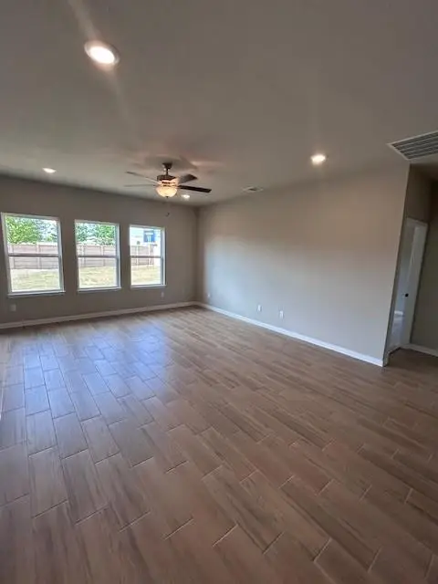 108 Outlaw Dr, Jarrell, TX 76537 - Image #2