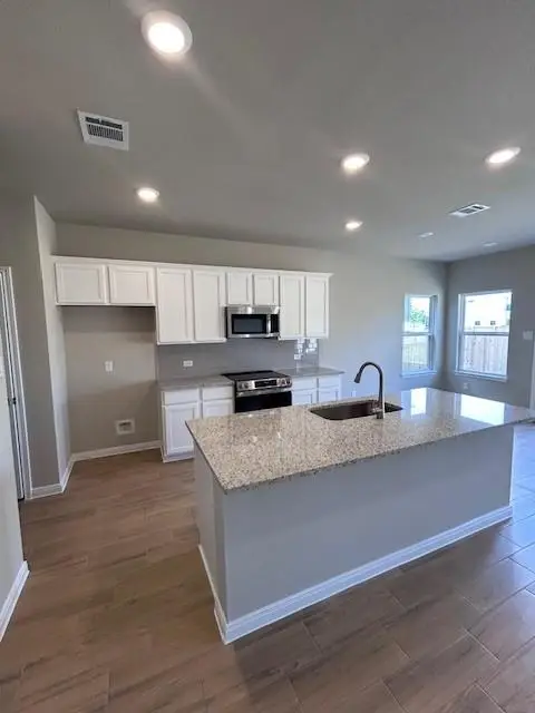 108 Outlaw Dr, Jarrell, TX 76537 - Image #3