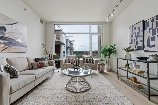 210 Lee Barton Dr #517, Austin, TX 78704