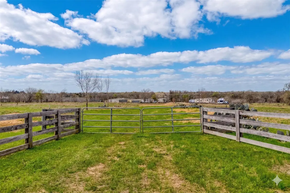 839 Smith Rd, Rockdale, TX 76567 - #1