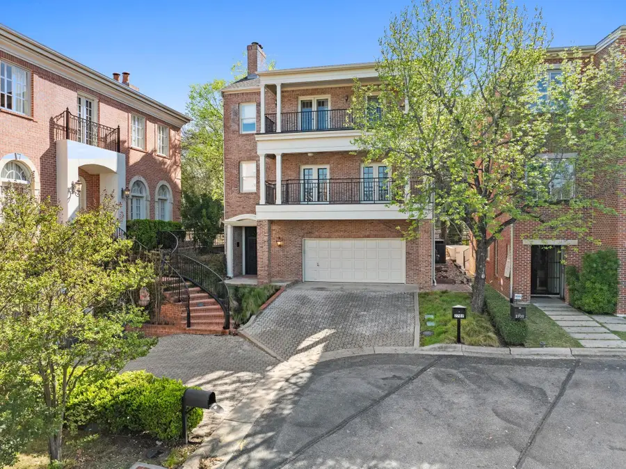 2702 Hillview Green Ln, Austin, TX 78703 - Image #2