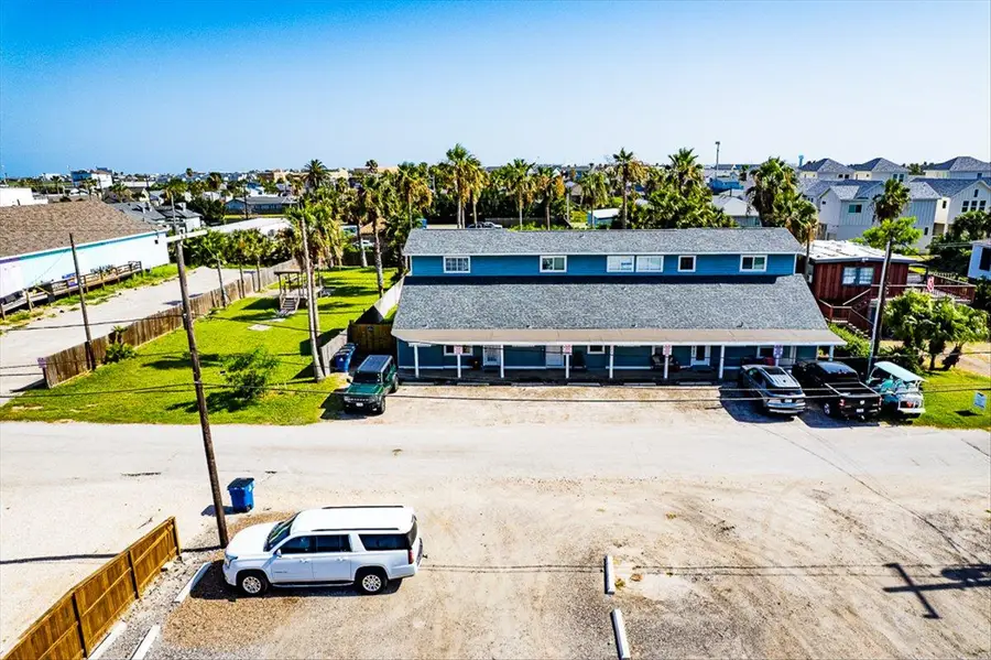 131 W White Ave #D, Port Aransas, TX 78373 - #2