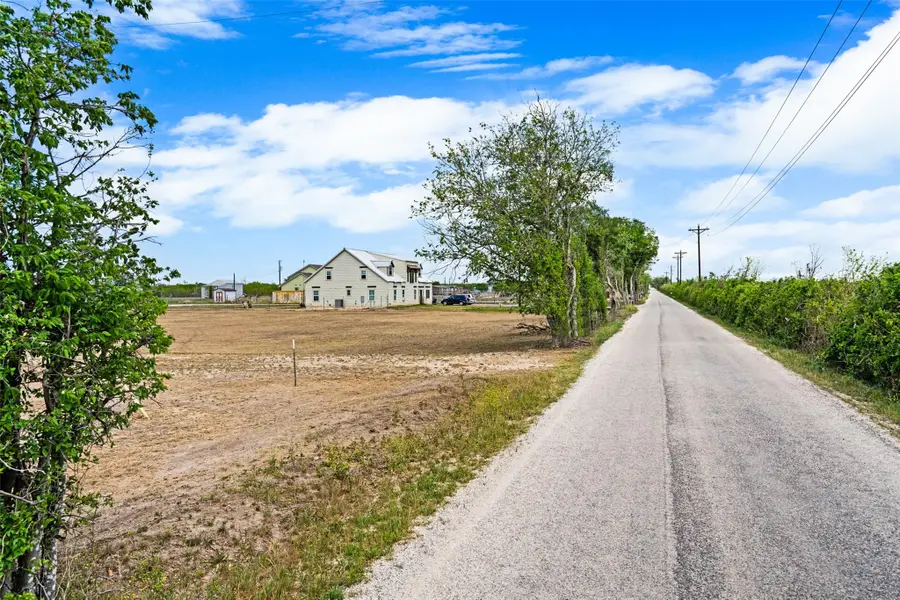 1310 River Park Rd, Luling, TX 78648 - #3