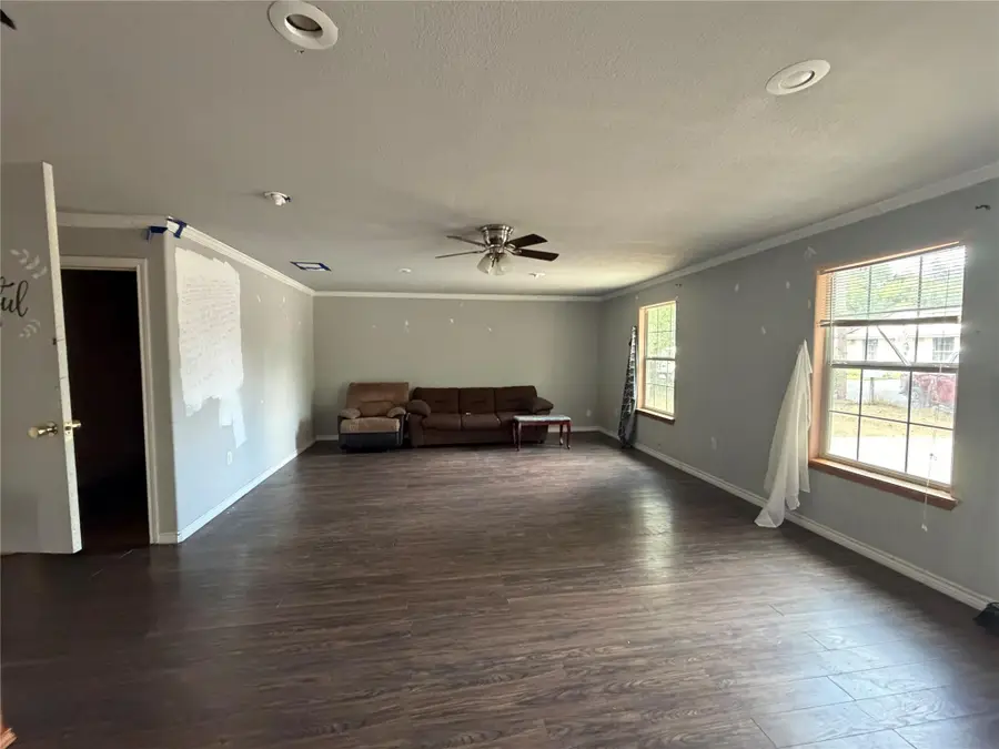 900 Lee Ln, Lockhart, TX 78644 - #3