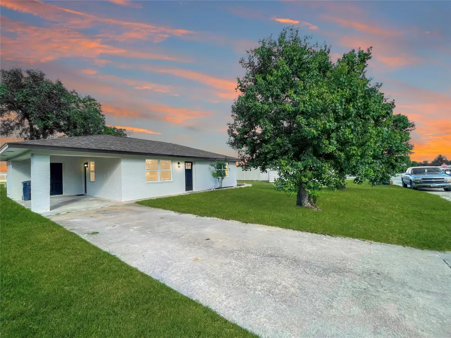 206 Summit St, Rockdale, TX 76567 - Image #2