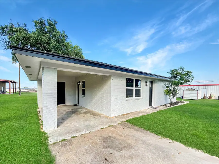 206 Summit St, Rockdale, TX 76567 - Image #3