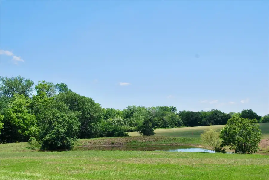 1070 Muehr Rd, Weimar, TX 78962 - #2