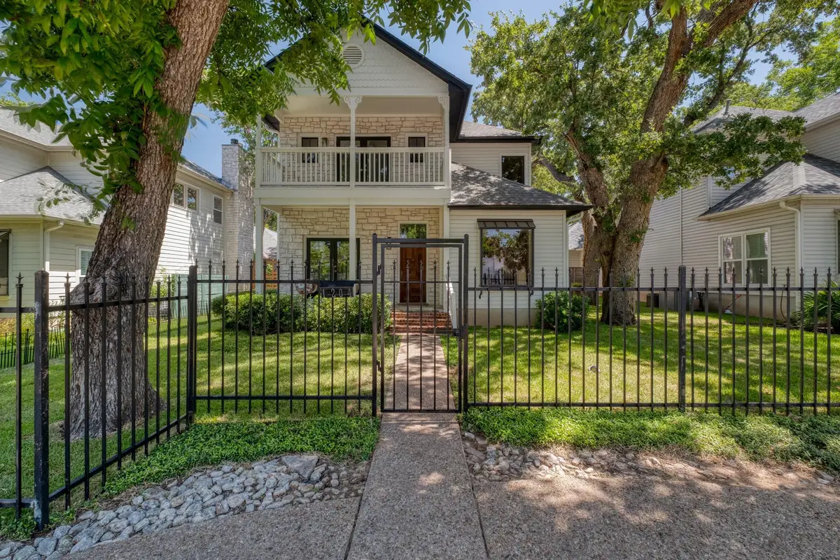 1204 W 39th St, Austin, TX 78756 - #1