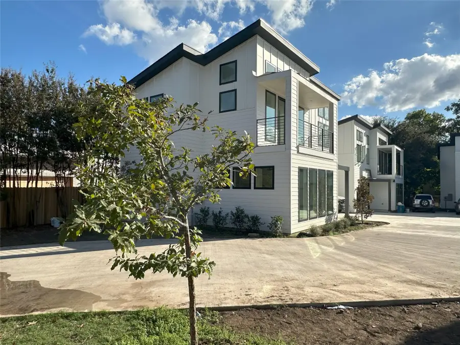 2111 Prather Ln #4, Austin, TX 78704 - Image #2