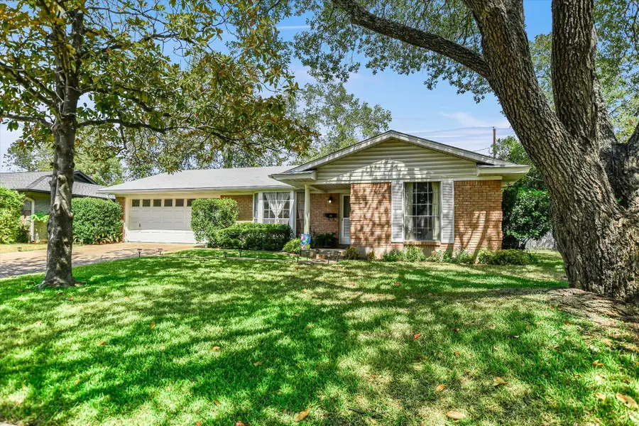 1900 Burbank St, Austin, TX 78757 - Image #2