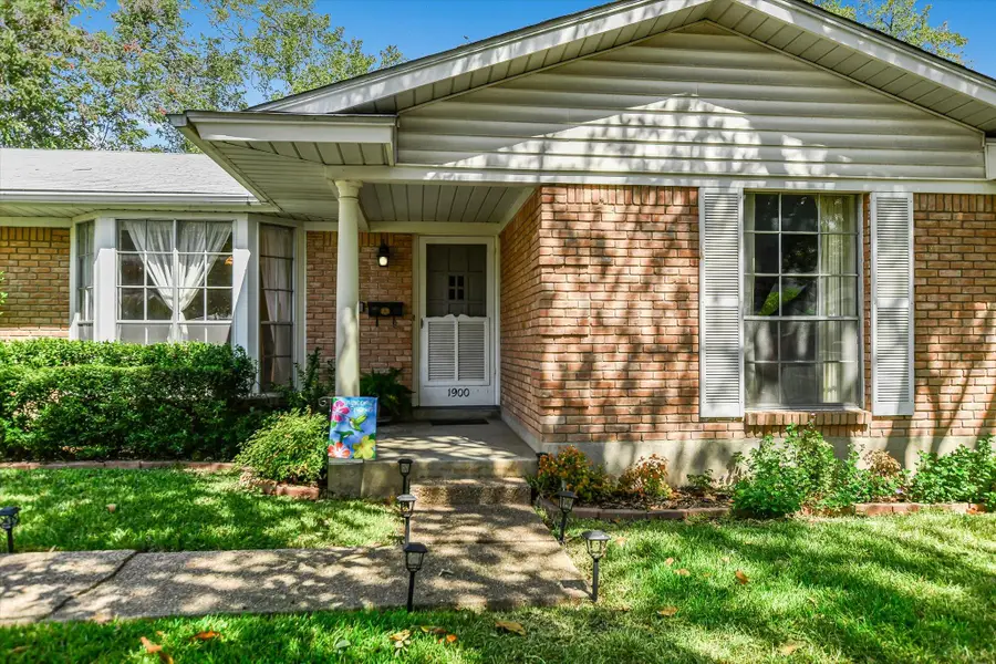 1900 Burbank St, Austin, TX 78757 - Image #3