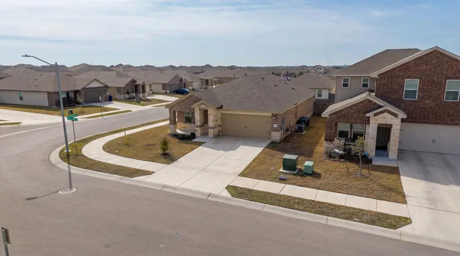 1003 Round Bale Rd, Hutto, TX 78634 - #3