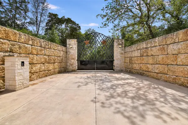 2187 Highway 290 E, McDade, TX 78650