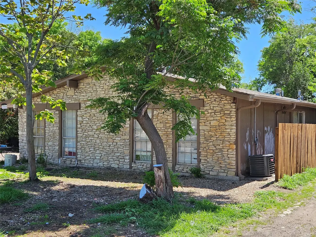 1909 Hearthside Dr, Austin, TX 78757 - #1