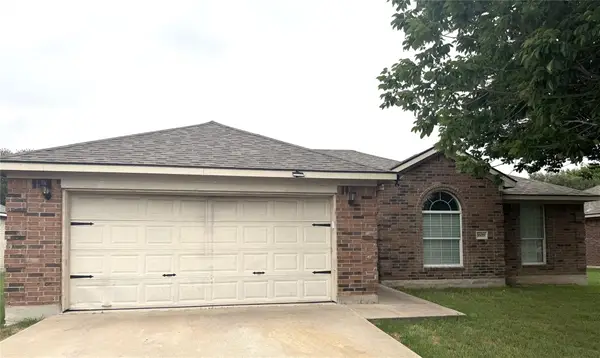 1609 Paint Brush Dr, Lockhart, TX 78644