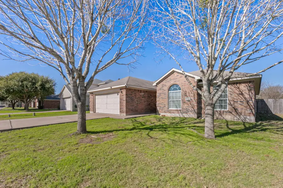 1609 Paint Brush Dr, Lockhart, TX 78644 - #2