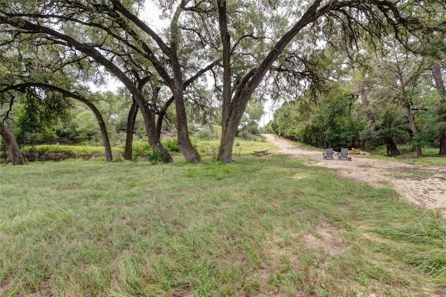 1424 Lakeshore Dr N, Bandera, TX 78003 - #2