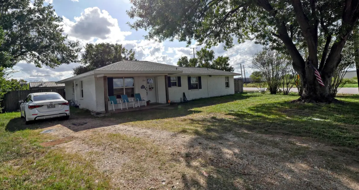 939 Pine Dr, Caldwell, TX 77836 - #1