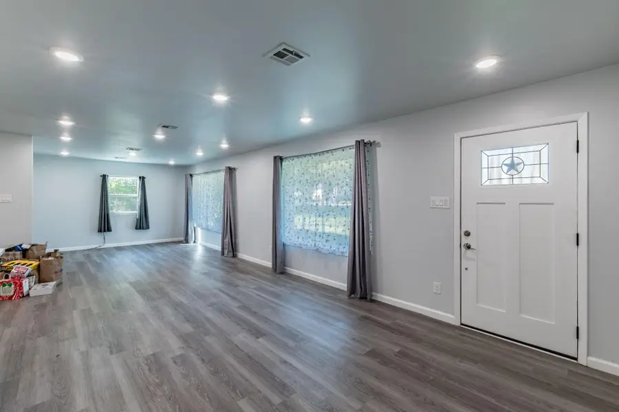 501 College Ave, Florence, TX 76527 - Image #3