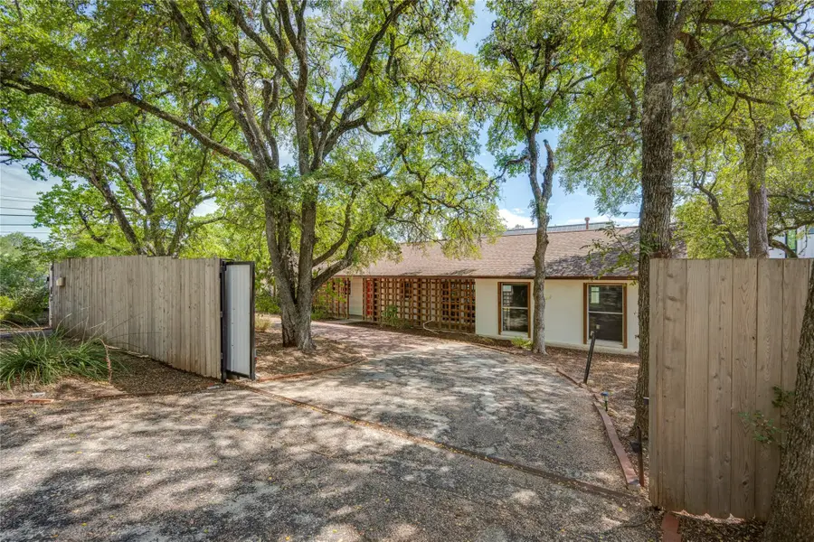 2801 Cedarview Dr, Austin, TX 78704 - Image #2
