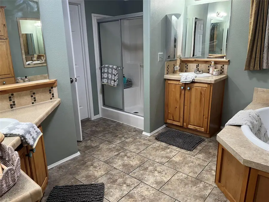 674 County Road 447, Waelder, TX 78959 - Image #2