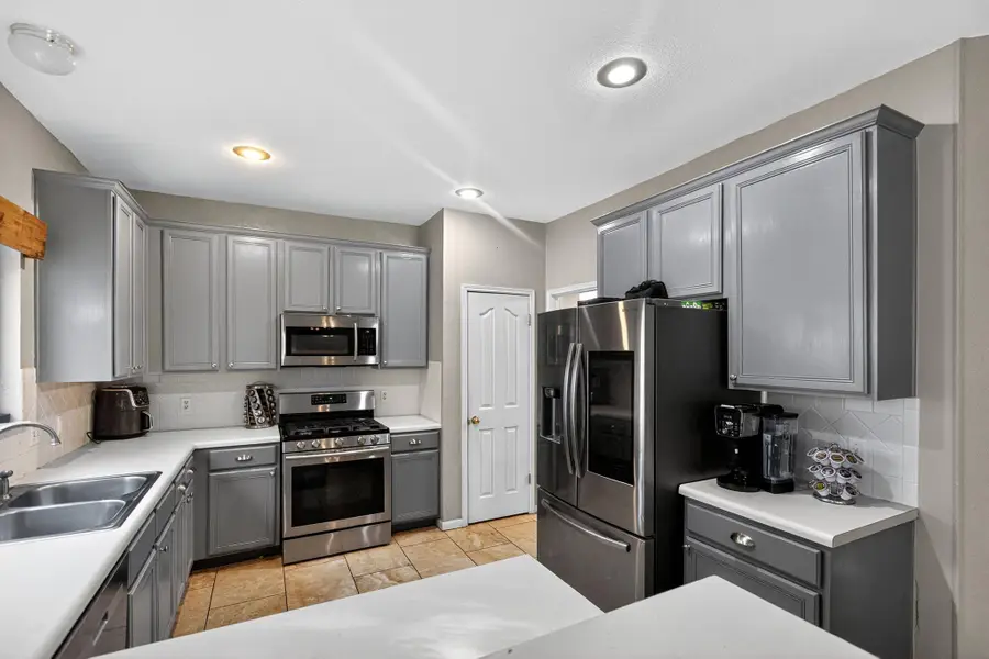 106 Reinhardt Ct, Georgetown, TX 78626 - Image #2