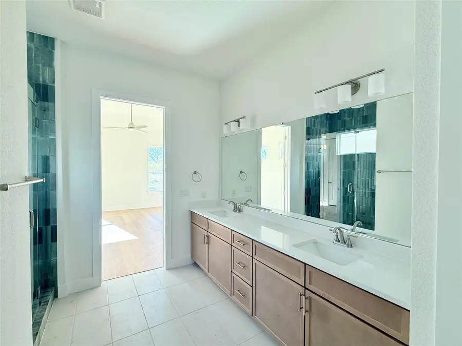 206 San Saba Dr, Buda, TX 78610 - Image #2