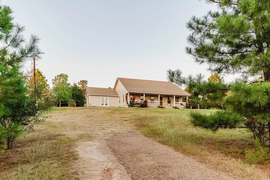139 Village Forest Dr, Smithville, TX 78957 - Image #3