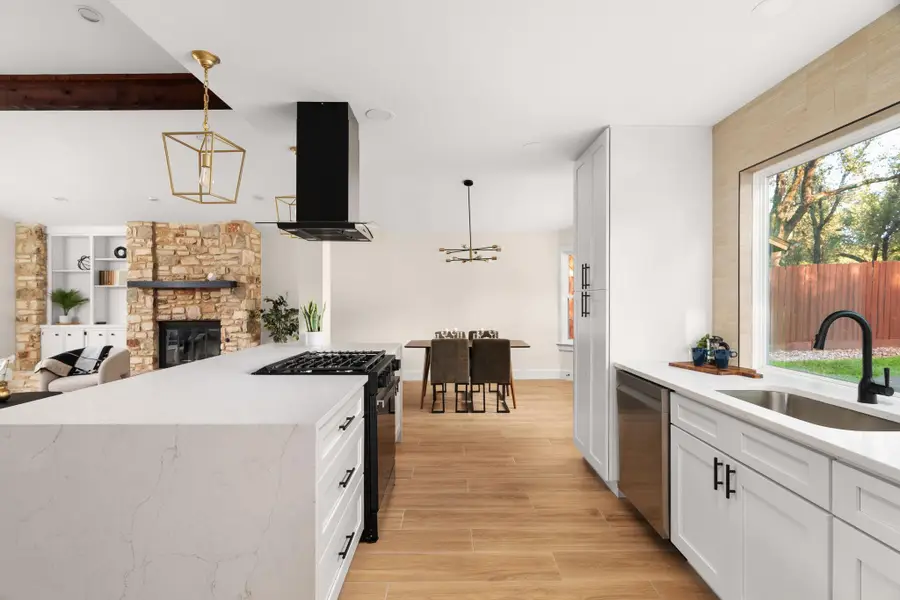 6903 Narrow Oak Trl, Austin, TX 78759 - Image #3