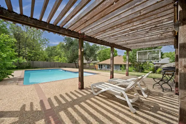 16415 Lone Wolf Dr, Leander, TX 78641