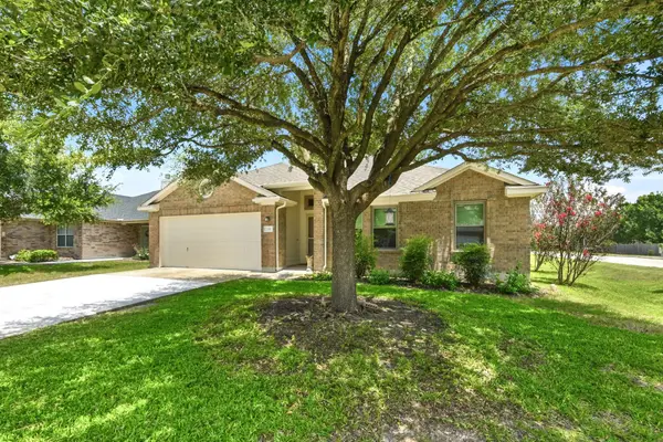 200 Gainer Dr, Hutto, TX 78634