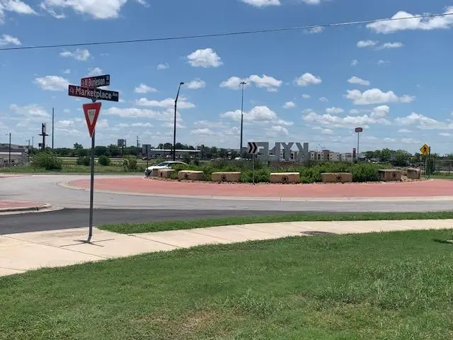 1503 N Burleson St, Kyle, TX 78640 - #2