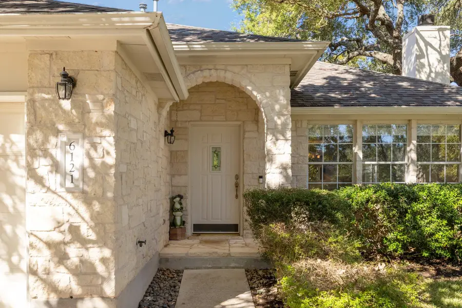 6121 Jumano Ln, Austin, TX 78749 - Image #3