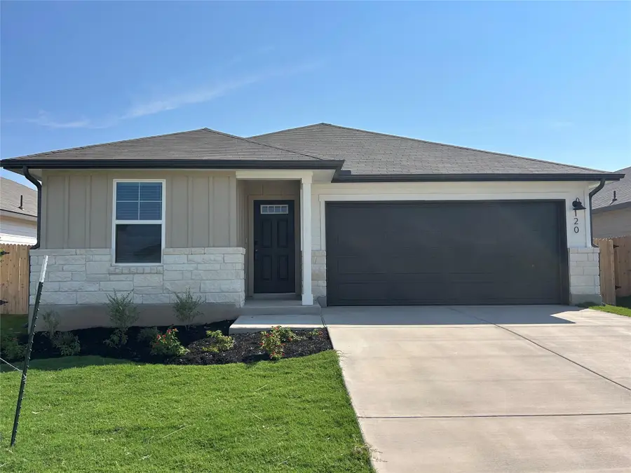 120 Honey Bee Rd, Jarrell, TX 76537 - Image #2